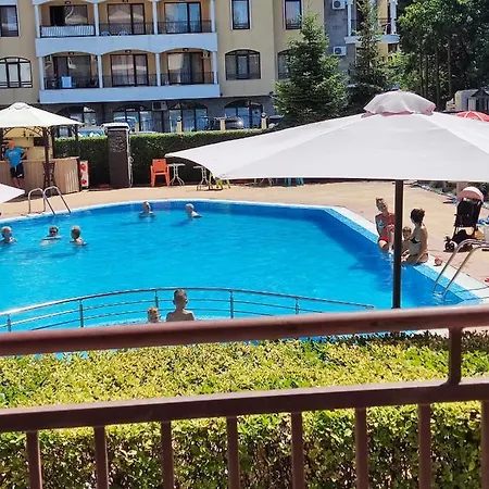 Апартамент Summer Breeze Apartment, Слънчев бряг